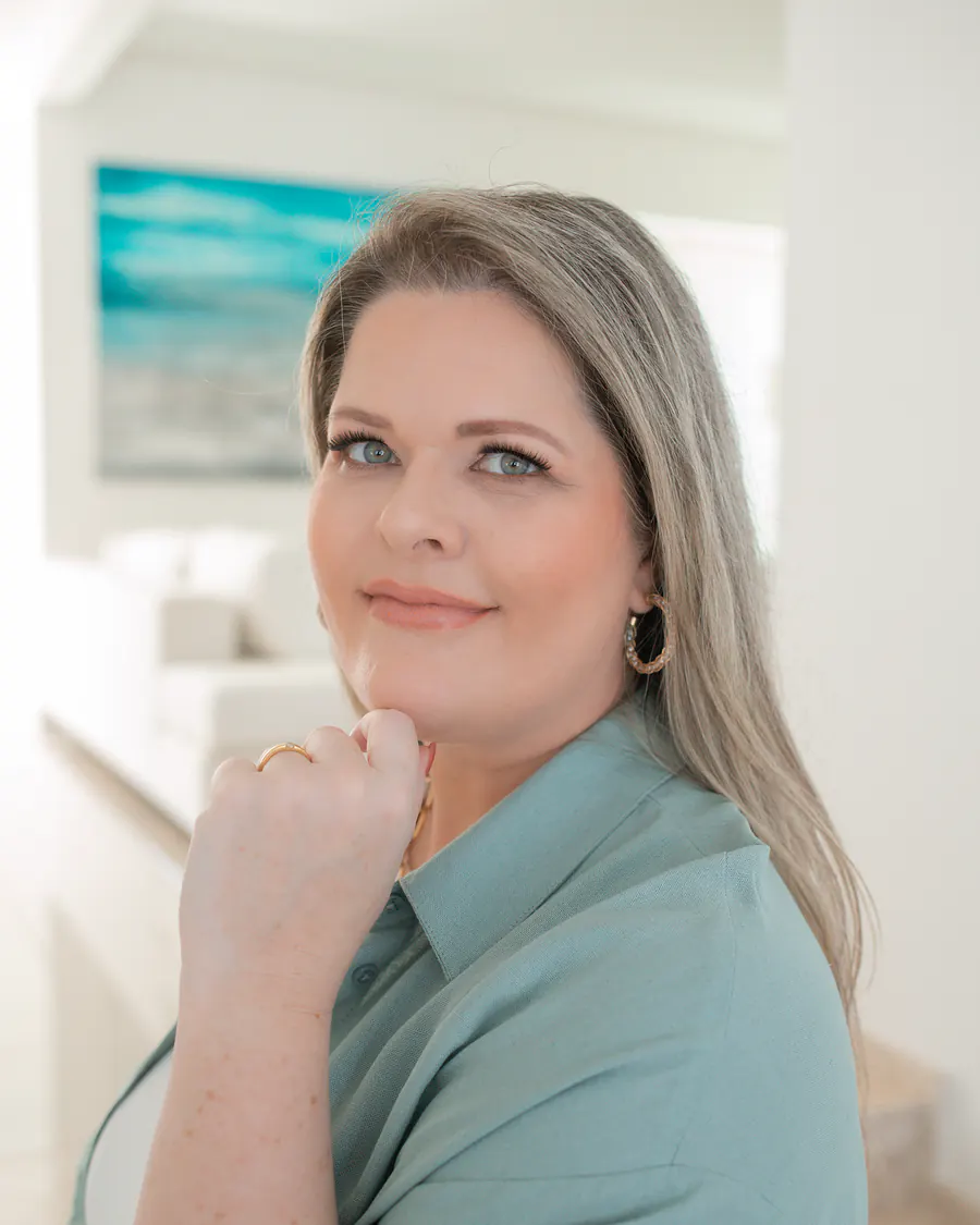 Dra. Carolina Schwengber, sorrindo